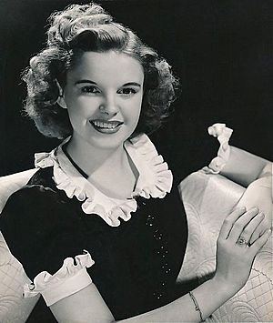 Judy Garland publicity photo 1939