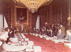Rey Juan Carlos preside Consejo de Ministros 1984