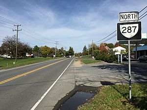 2016-10-29 13 10 49 View north along Virginia State Route 287 (Berlin Turnpike) at Broad Way in Lovettsville, Loudoun County, Virginia