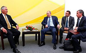 Igor Sechin, Vladimir Putin, Rex Tillerson (2012-06-15) 02