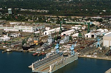 Newport News Shipyard, aerial view, Oct 1994
