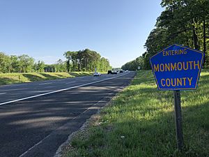 2018-05-26 07 51 19 View north along New Jersey State Route 444 (Garden State Parkway) between Exit 91 and Exit 98 in Wall Township, Monmouth County, New Jersey