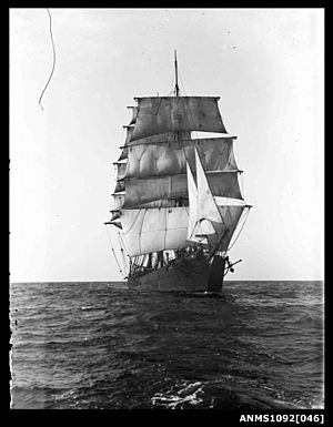 Barque RONA (POLLY WOODSIDE) underway with sails set (9205824964)