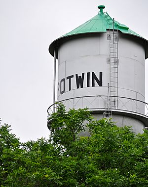 Potwin water tower (2015)