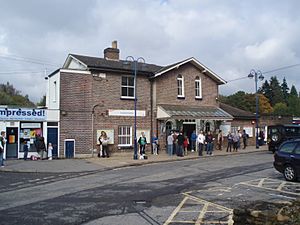 Haslemere railway station in Sept 2007 (1)