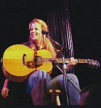 Mary Chapin Carpenter 2006 cropped