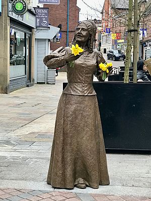 Our Elizabeth bronze statue in Congleton
