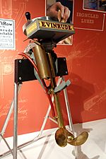 Outboard motor, Evinrude Motor Company, Milwaukee, Wisconsin, 1909, view 1 - Wisconsin Historical Museum - DSC03203.JPG