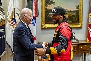 President Joe Biden meets with grassroots worker organizers (02)