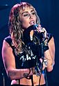 Miley Cyrus Primavera19 -226 (48986293772) (cropped)