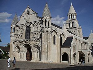 Poitiers notre dame5