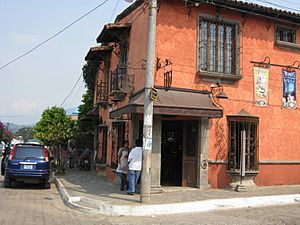 Restaurante y Plaza Ataco