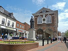 Tamworth Town Hall and Sir Robert Peel statue