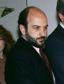 (Joaquín Almunia) Felipe González acompañado de varios ministros visitan la exposición de las maquetas de las olimpiadas de Barcelona 92. Pool Moncloa. 4 de mayo de 1990 (cropped)