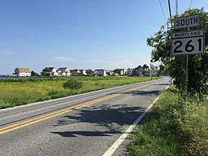 2016-07-20 16 39 17 View south along Maryland State Route 261 (Bay Avenue) north of Ninth Street in North Beach, Calvert County, Maryland