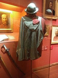 Poncho e camicia rossa di Garibaldi - Museo del Risorgimento di Milano