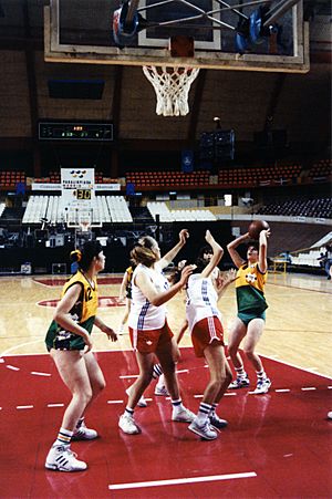 Xx0992 - Madrid basketball Donna Burns - 3b - Scan.jpg