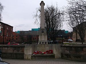 Leeds Rifles War Memorial (05).JPG