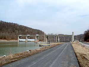 Opekiska Lock and Dam.jpg