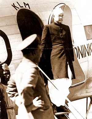 Subhas Chandra Bose arrives at Dum Dum aerodrome
