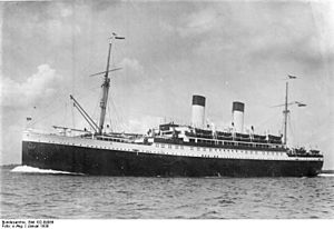 Bundesarchiv Bild 102-09086, Passagierschiff "Monte Cervantes"