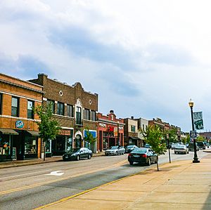 Manchester Road passes through Maplewood, Missouri