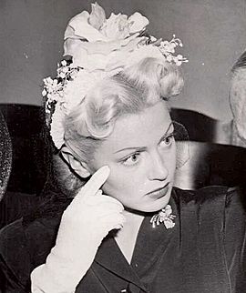 Lana Turner 1944 photo