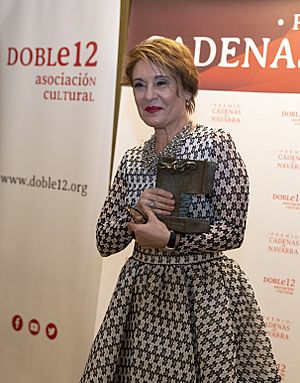 María Bayo con el Premio Cadenas de Navarra 2018.jpg