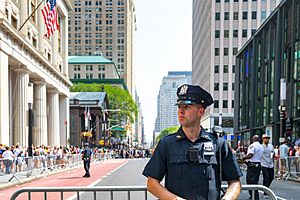 NYPD Police officer (48529090452)
