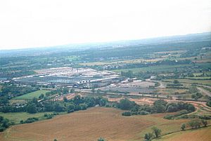 Ryton car plant, 1994 (geograph 2837971).jpg