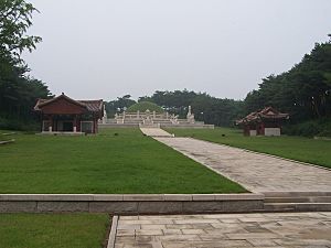 Tomb of Wang Geon - Kaesong07
