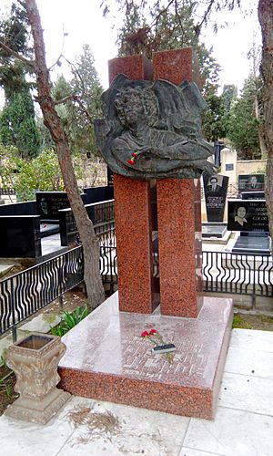 Vaqif Mustafazadənin məzarı