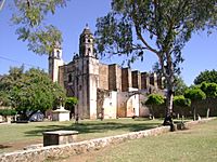 Templo y Antiguo Convento de la Natividad, Tepoztlán, Morelos 02.jpg