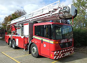 Aerial Ladder Platform fire truck (London, UK - 2007)