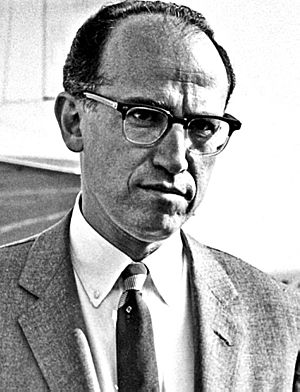 Jonas Salk candid.jpg