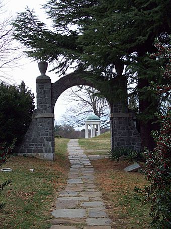 Old City Cemetery Lynchburg Nov 08-1.JPG