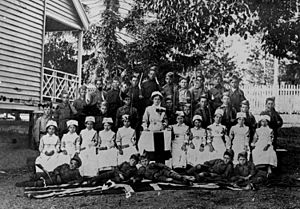 StateLibQld 2 202403 Group of children dressed up for a patriotic concert at Stafford State School, Brisbane, 1915