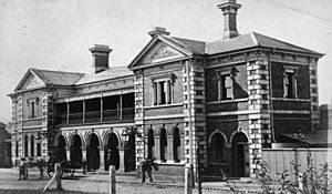StateLibQld 1 153211 Two storey Railway Station building at Toowoomba, ca. 1872