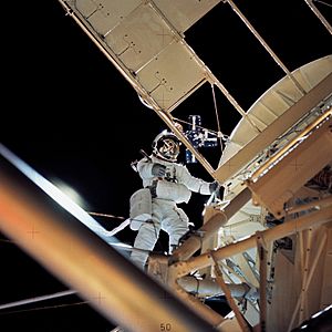 Astronaut Owen Garriott Performs EVA During Skylab 3 - GPN-2002-000065