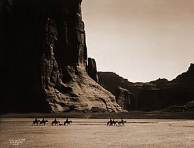 Canyon de Chelly, Navajo.jpg