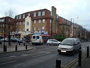 Manor Road, junction with Memorial Avenue, London E15 - geograph.org.uk - 701757.jpg