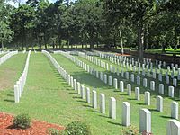 Another glimpse of Wilmington National Cemetery IMG 4396