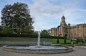 Cartwright Hall and fountain, Bradford (22nd October 2010)