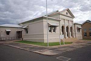 Charters Towers Court House.jpg