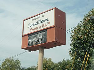 Sign in Dowelltown