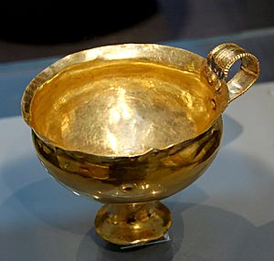 Mycenaean gold goblet BM 820