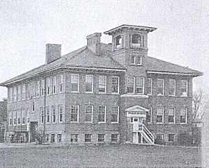 Vaughnsville Highschool in 1915