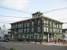 Tarbell Hotel Montrose Historic District Aug 09