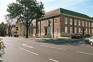 Worthing Town Hall - geograph.org.uk - 1050232