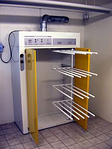 Drying cupboard 002